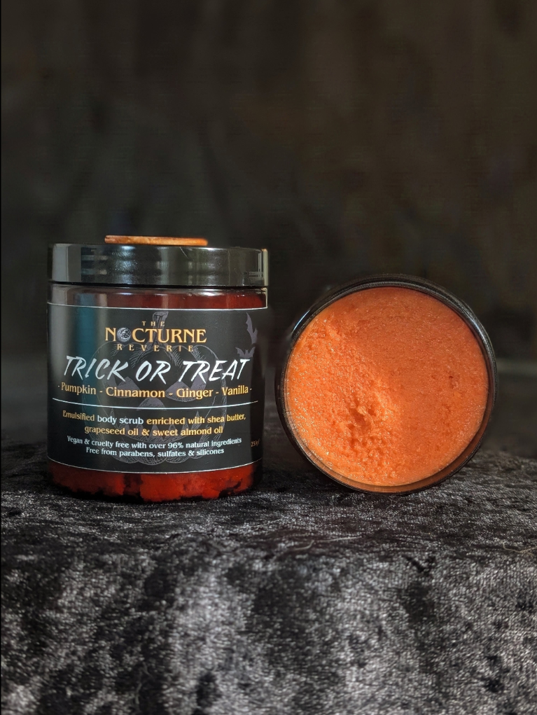 Trick or Treat - Pumpkin, Cinnamon, Ginger & Vanilla Scented Sugar Body Scrub